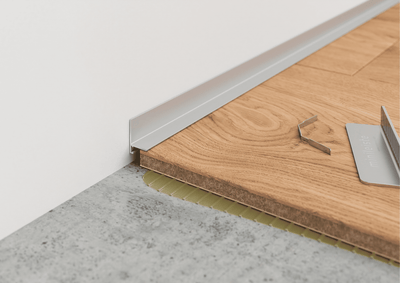 Rodapié minimalista de aluminio para suelos SPC – barra de 2 m